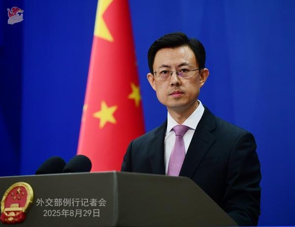 长沙股票配资平台 英国海军航母停靠日本 中方：亚太不是地缘博弈的棋局
